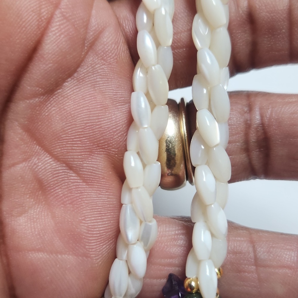 Vintage Mother of Pearl Amethyst Jade Chip Multi Strand Necklace Gold Tone Clasp - Picture 12 of 15
